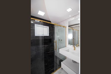 Casa de condomínio para alugar com 250m², 3 quartos e 5 vagas Casa de condomínio para alugar com 250m², 3 quartos e 5 vagasBanheiro da Suíte