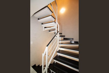 Casa de condomínio para alugar com 250m², 3 quartos e 5 vagas Casa de condomínio para alugar com 250m², 3 quartos e 5 vagasEscada - Terraço