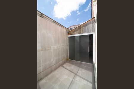 Casa de condomínio para alugar com 250m², 3 quartos e 5 vagas Casa de condomínio para alugar com 250m², 3 quartos e 5 vagasVaranda da Sala