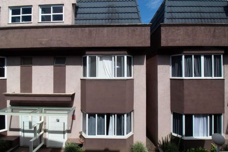 Casa de condomínio para alugar com 250m², 3 quartos e 5 vagas Casa de condomínio para alugar com 250m², 3 quartos e 5 vagasVista - Suíte