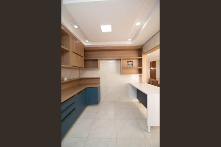 Casa de condomínio para alugar com 250m², 3 quartos e 5 vagas Casa de condomínio para alugar com 250m², 3 quartos e 5 vagasCozinha - Armários