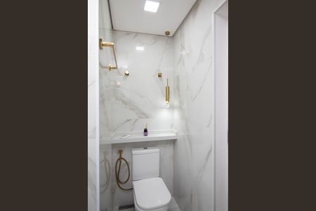 Casa de condomínio para alugar com 250m², 3 quartos e 5 vagas Casa de condomínio para alugar com 250m², 3 quartos e 5 vagasBanheiro da Suíte