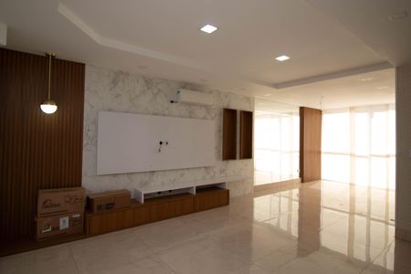 Casa de condomínio para alugar com 250m², 3 quartos e 5 vagas Casa de condomínio para alugar com 250m², 3 quartos e 5 vagasSala