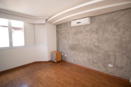 Casa de condomínio para alugar com 250m², 3 quartos e 5 vagas Casa de condomínio para alugar com 250m², 3 quartos e 5 vagasQuarto 1 - Suíte