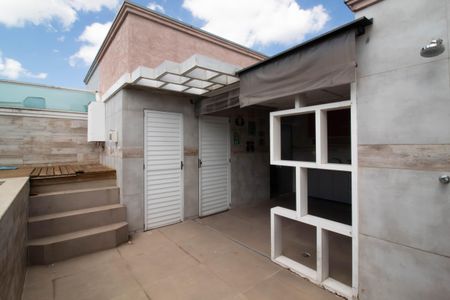 Casa de condomínio para alugar com 250m², 3 quartos e 5 vagas Casa de condomínio para alugar com 250m², 3 quartos e 5 vagasÁrea externa - piscina