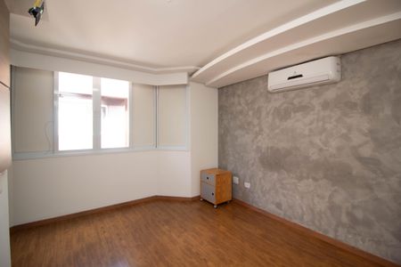 Casa de condomínio para alugar com 250m², 3 quartos e 5 vagas Casa de condomínio para alugar com 250m², 3 quartos e 5 vagasQuarto 1 - Suíte