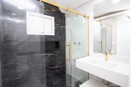 Casa de condomínio para alugar com 250m², 3 quartos e 5 vagas Casa de condomínio para alugar com 250m², 3 quartos e 5 vagasBanheiro da Suíte