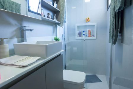 Apartamento à venda com 90m², 3 quartos e 2 vagas Apartamento à venda com 90m², 3 quartos e 2 vagasBanheiro suite