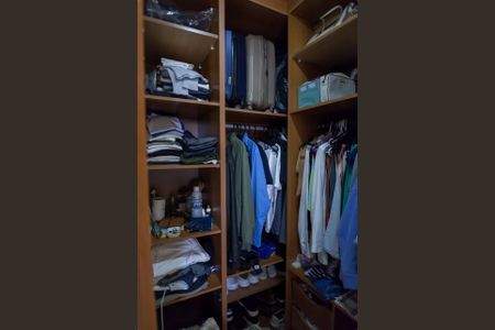 Apartamento à venda com 90m², 3 quartos e 2 vagas Apartamento à venda com 90m², 3 quartos e 2 vagasCloset da suíte