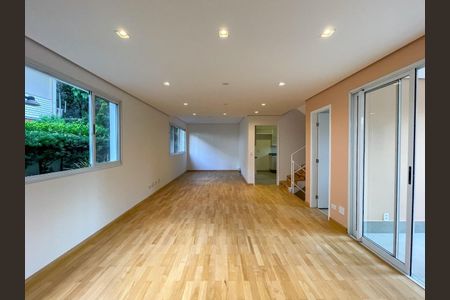 Casa de condomínio para alugar com 230m², 3 quartos e 4 vagasFoto 03