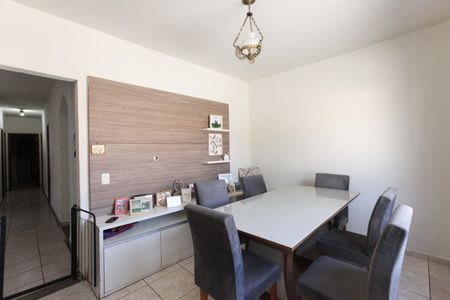 Casa à venda com 4 quartos, 220m² em Jk, Contagem