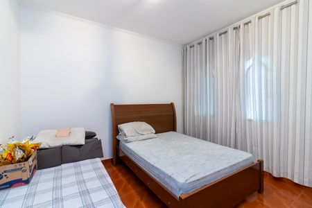 Casa à venda com 330m², 3 quartos e 4 vagasQuarto 2