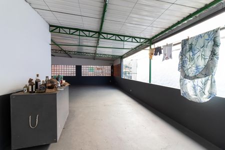 Casa à venda com 330m², 3 quartos e 4 vagasSalão