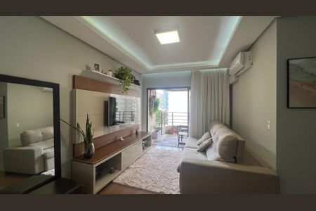 Sala de apartamento para alugar com 2 quartos, 74m² em Cambuí, Campinas