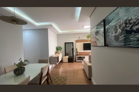 Apartamento para alugar com 74m², 2 quartos e 1 vagaSala