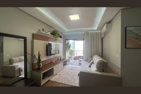 Sala de apartamento para alugar com 2 quartos, 74m² em Cambuí, Campinas