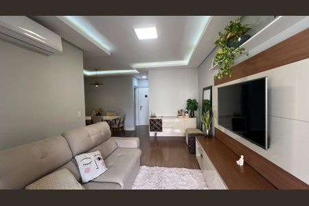 Apartamento para alugar com 74m², 2 quartos e 1 vagaSala