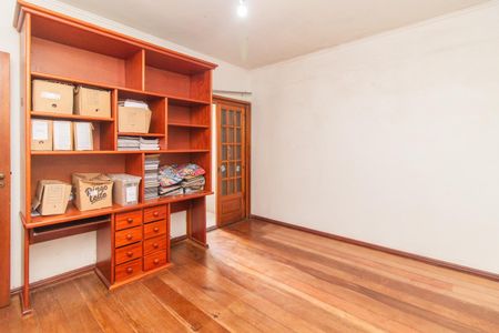 Casa para alugar com 333m², 4 quartos e 6 vagas Casa para alugar com 333m², 4 quartos e 6 vagasQuarto 1