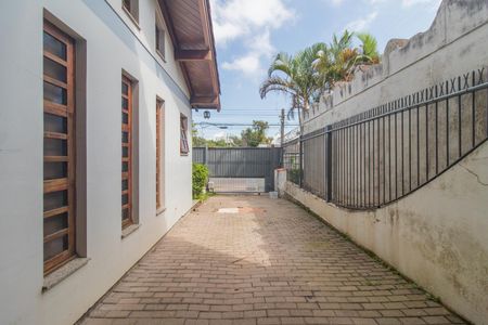Casa para alugar com 333m², 4 quartos e 6 vagas Casa para alugar com 333m², 4 quartos e 6 vagasQuintal