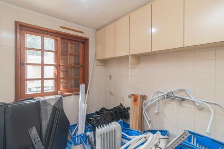 Casa para alugar com 333m², 4 quartos e 6 vagas Casa para alugar com 333m², 4 quartos e 6 vagasCozinha e Área de Serviço