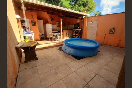 Casa à venda com 124m², 3 quartos e 2 vagas