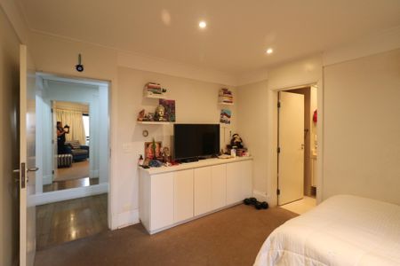 Apartamento à venda com 400m², 5 quartos e 4 vagas Apartamento à venda com 400m², 5 quartos e 4 vagasSuíte 3