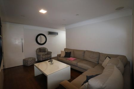 Apartamento à venda com 400m², 5 quartos e 4 vagas Apartamento à venda com 400m², 5 quartos e 4 vagasSala de TV