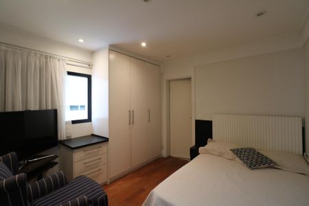 Apartamento à venda com 400m², 5 quartos e 4 vagas Apartamento à venda com 400m², 5 quartos e 4 vagasBanheiro da Suíte 2