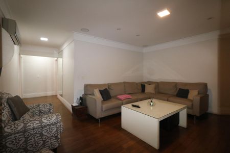 Apartamento à venda com 400m², 5 quartos e 4 vagas Apartamento à venda com 400m², 5 quartos e 4 vagasSala de TV