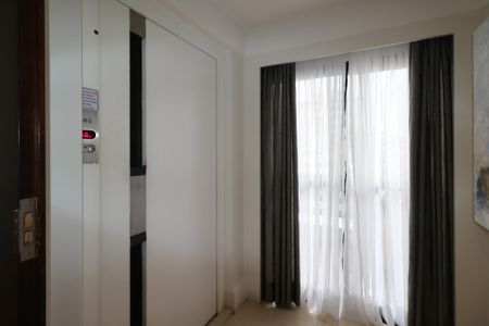 Apartamento à venda com 400m², 5 quartos e 4 vagas Apartamento à venda com 400m², 5 quartos e 4 vagasHall Privativo