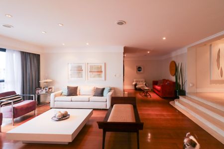 Apartamento à venda com 400m², 5 quartos e 4 vagas Apartamento à venda com 400m², 5 quartos e 4 vagasSala de Estar