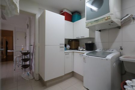 Apartamento à venda com 400m², 5 quartos e 4 vagas Apartamento à venda com 400m², 5 quartos e 4 vagasÁrea de Serviço