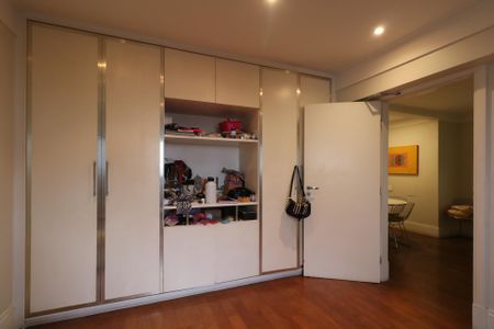 Apartamento à venda com 400m², 5 quartos e 4 vagas Apartamento à venda com 400m², 5 quartos e 4 vagasSuíte 5