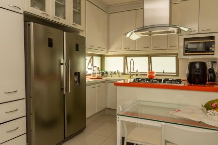 Apartamento para alugar com 156m², 4 quartos e 2 vagas Apartamento para alugar com 156m², 4 quartos e 2 vagasCozinha