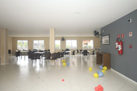 Apartamento à venda com 47m², 2 quartos e 1 vagaÁrea comum - Salão de festas 3