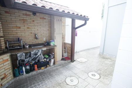 Casa à venda com 127m², 3 quartos e 2 vagasChurrasqueira