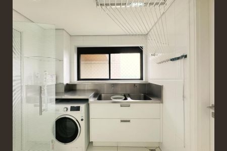Apartamento para alugar com 243m², 3 quartos e 4 vagasFoto 01