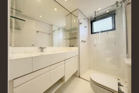 Apartamento para alugar com 243m², 3 quartos e 4 vagasFoto 01