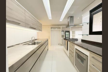 Apartamento para alugar com 243m², 3 quartos e 4 vagasFoto 01