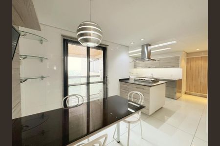 Apartamento para alugar com 243m², 3 quartos e 4 vagasFoto 01