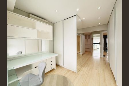 Apartamento para alugar com 243m², 3 quartos e 4 vagasFoto 01