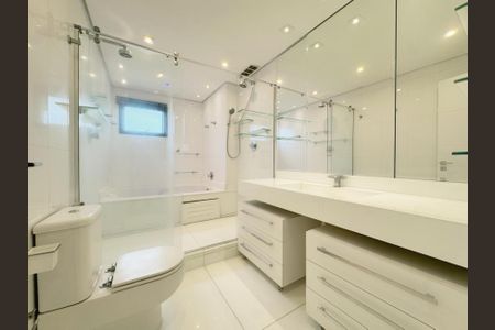 Apartamento para alugar com 243m², 3 quartos e 4 vagasFoto 01