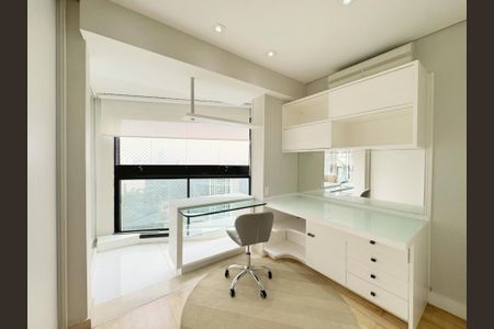 Apartamento para alugar com 243m², 3 quartos e 4 vagasFoto 01