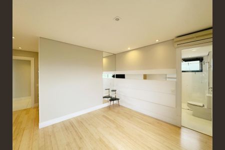 Apartamento para alugar com 243m², 3 quartos e 4 vagasFoto 01