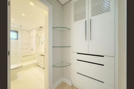 Apartamento para alugar com 243m², 3 quartos e 4 vagasFoto 01