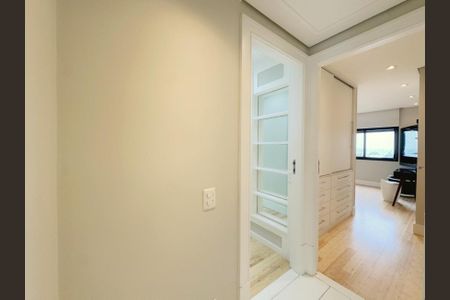 Apartamento para alugar com 243m², 3 quartos e 4 vagasFoto 01
