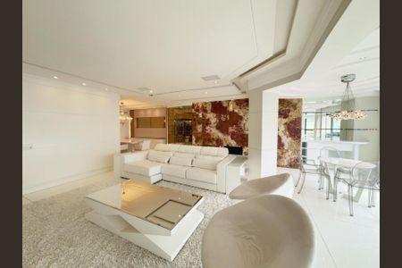 Apartamento para alugar com 243m², 3 quartos e 4 vagasFoto 01