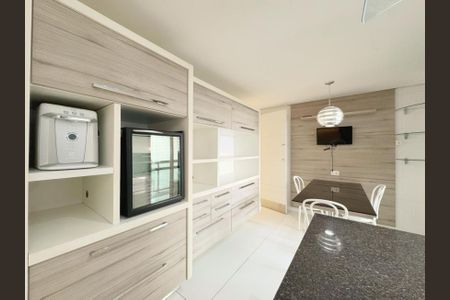 Apartamento para alugar com 243m², 3 quartos e 4 vagasFoto 01