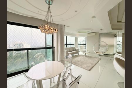 Apartamento para alugar com 243m², 3 quartos e 4 vagasFoto 01