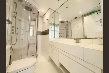 Apartamento para alugar com 243m², 3 quartos e 4 vagasFoto 01